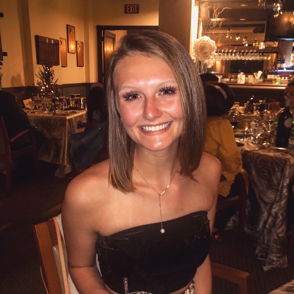 Meet your Posher, Gabby - Picture 1 of 1